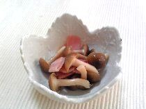 しめじとベーコン炒め